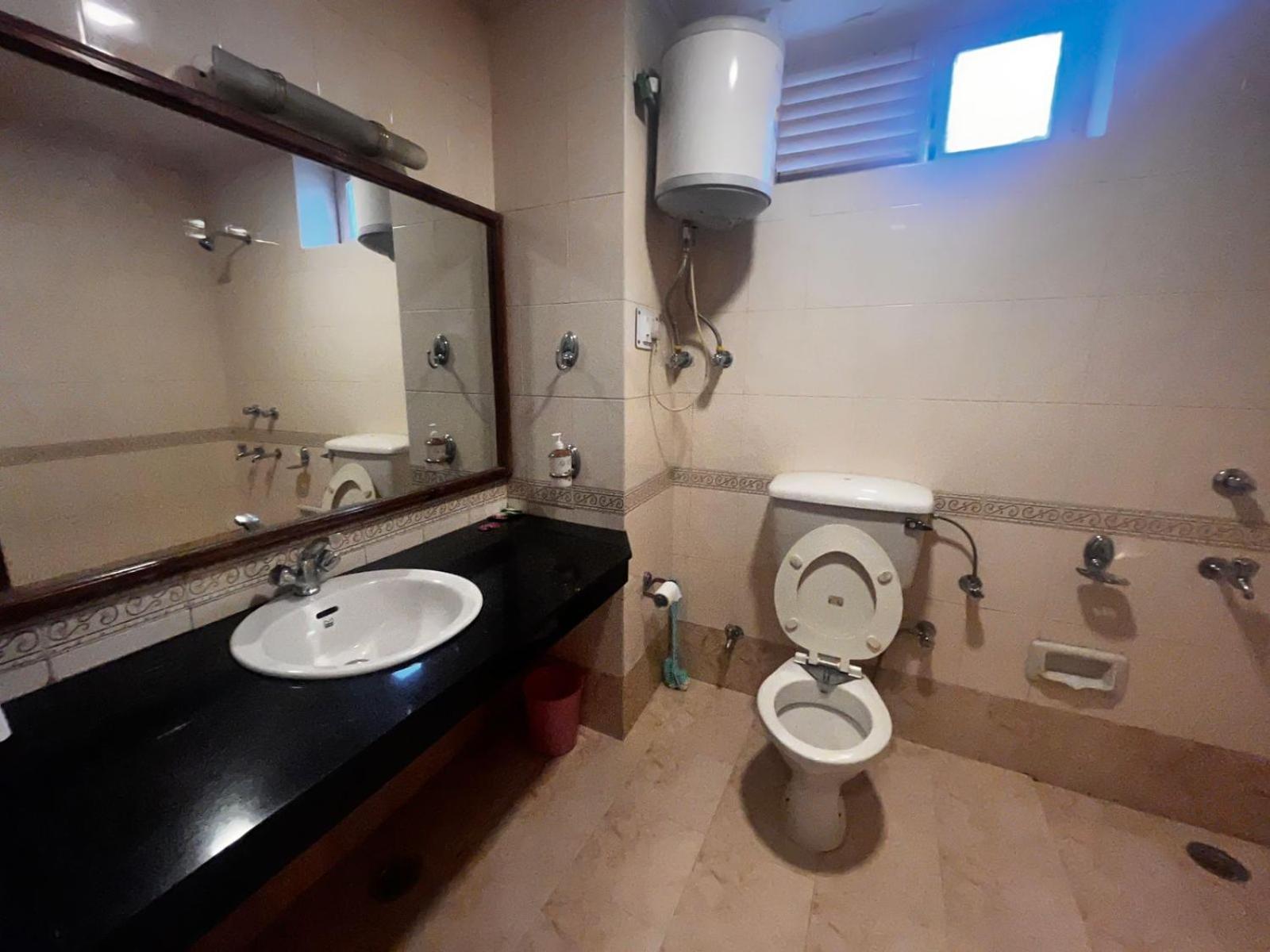 Sandhya Royal Hotel Manali (Himachal Pradesh)